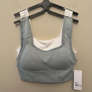 Yogalicious 2 Pack Seamless Glow Gleam Bras Aquifer Sugar Sizzle Women’s Medium